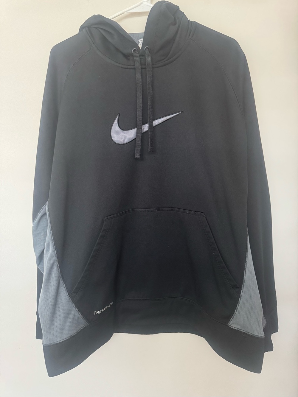 Nike Men’s Black Pullover Hoodie with Gray Panels XL